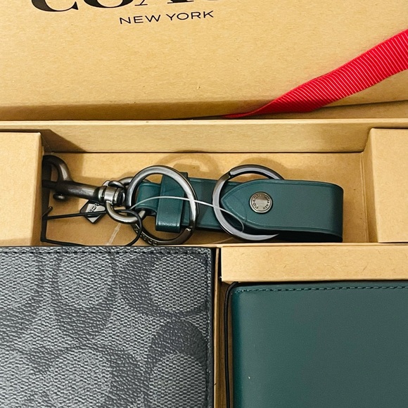 NWT Coach Boxed 3 in 1 Wallet Gift Set in Colorblock Signature Canvas - Picture 6 of 8